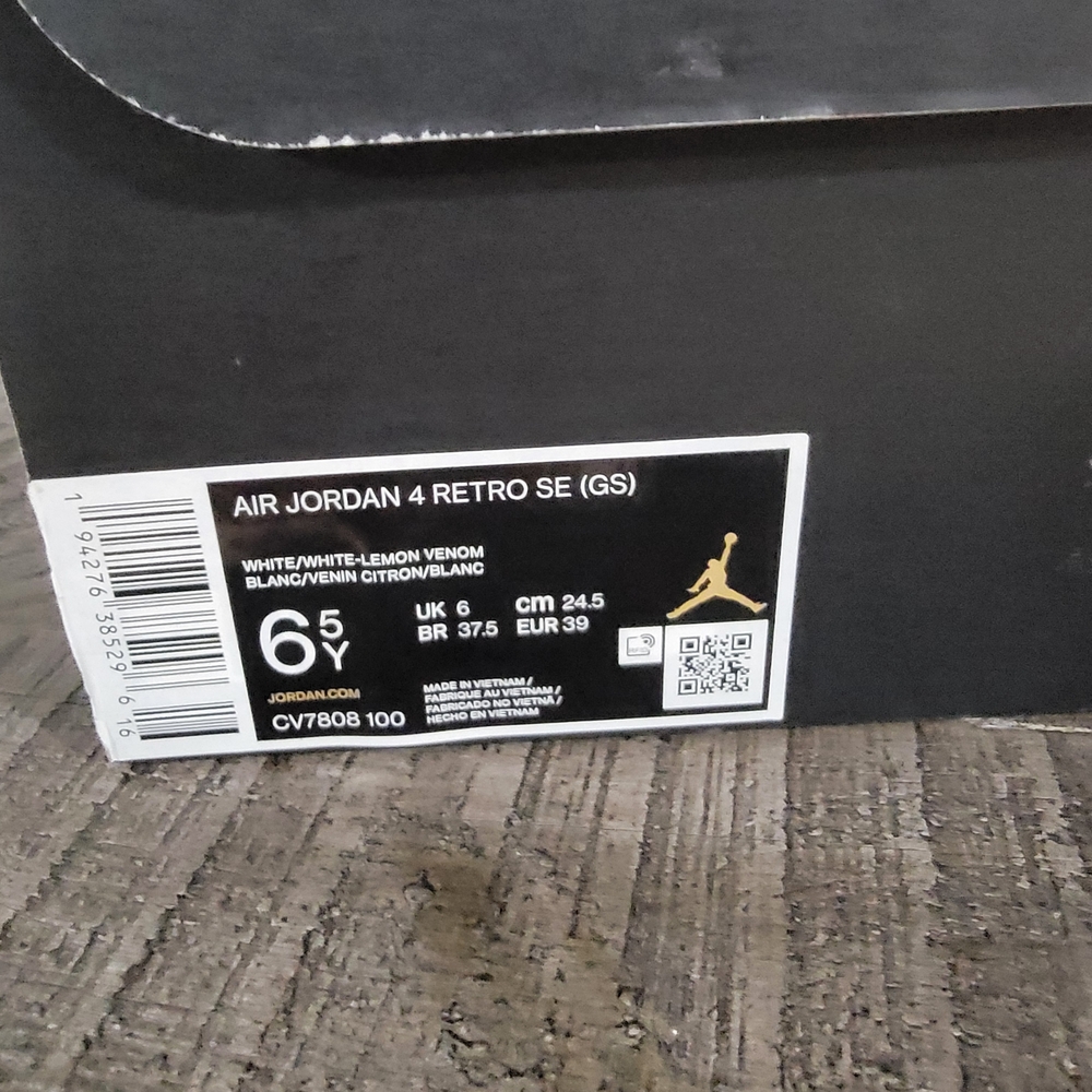 Jordan Air 4 Retro SE White Lemon - Picture 2 of 5